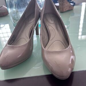 Elegant Beige Women's Pumps